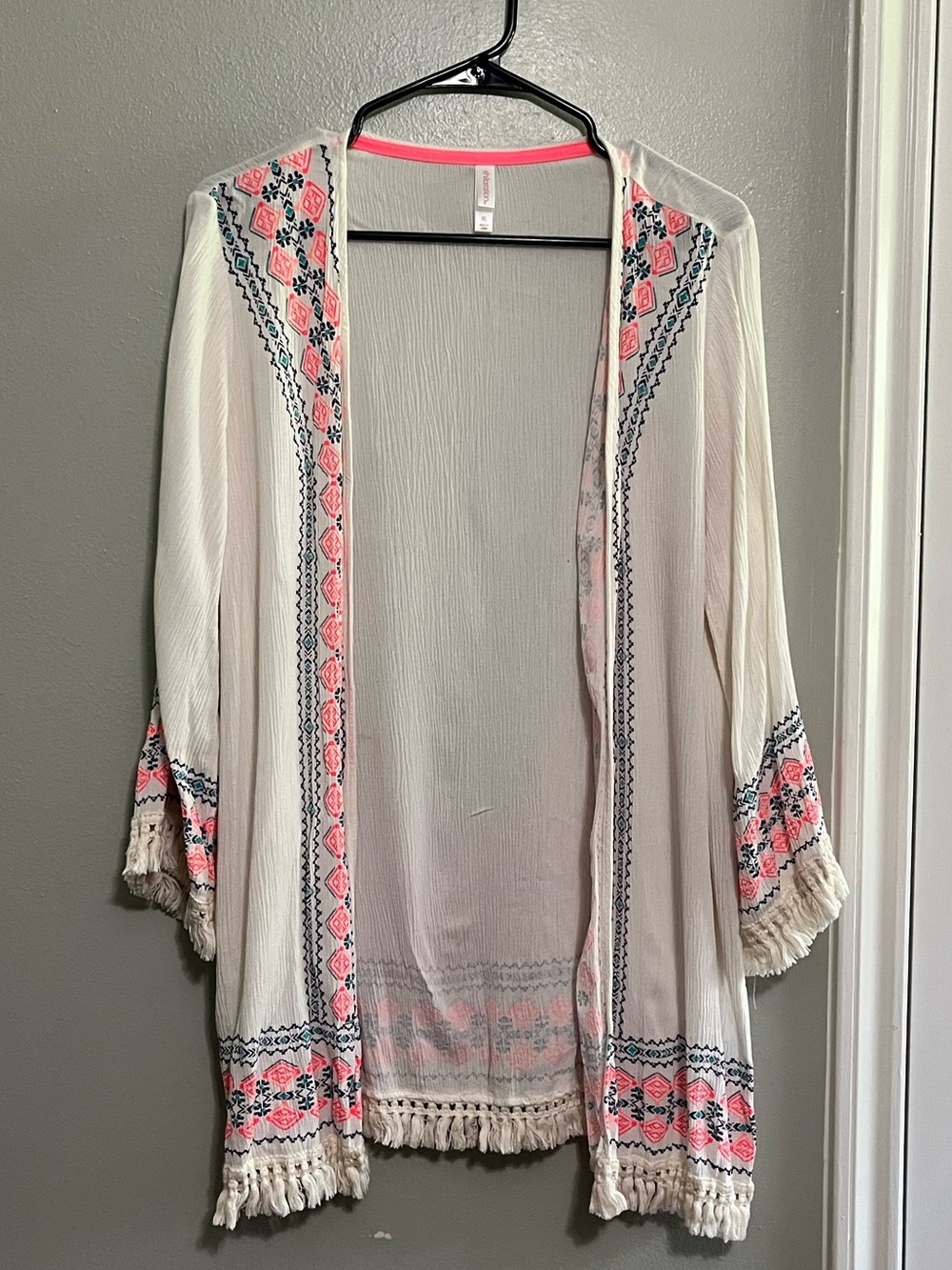 Xhilaration Cream Open-Front Embroidered Kimono with Pink and Navy Trim